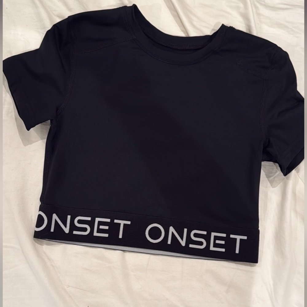 Women’s Black Onset Cropped Top
